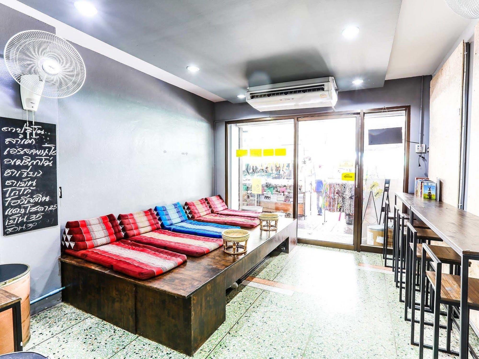 Hits Hostel Bangkok Exterior photo